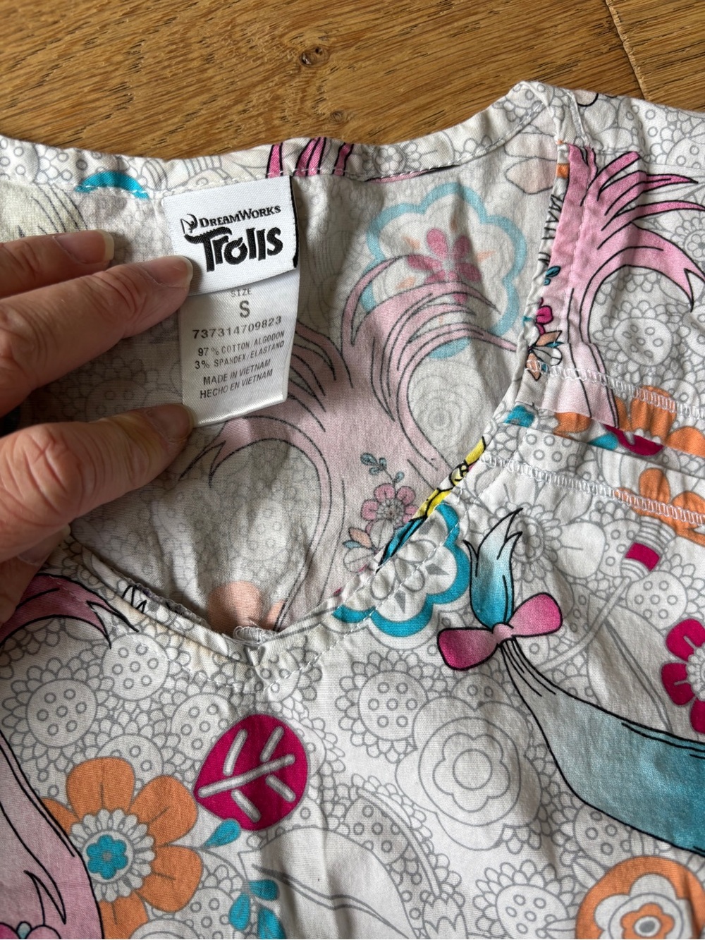 Trolls scrub top womens small - Picture 2 of 2